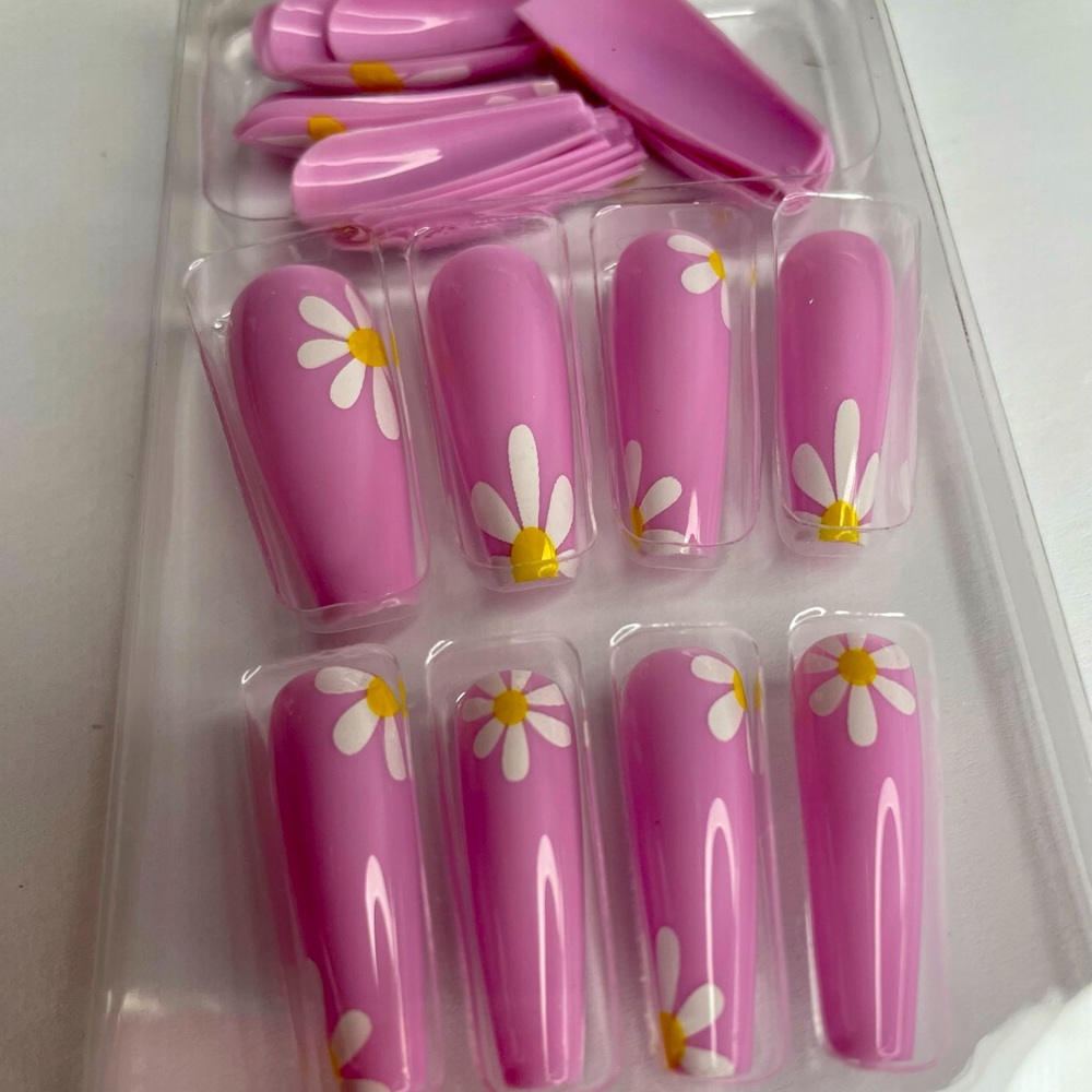 Floral press on nails